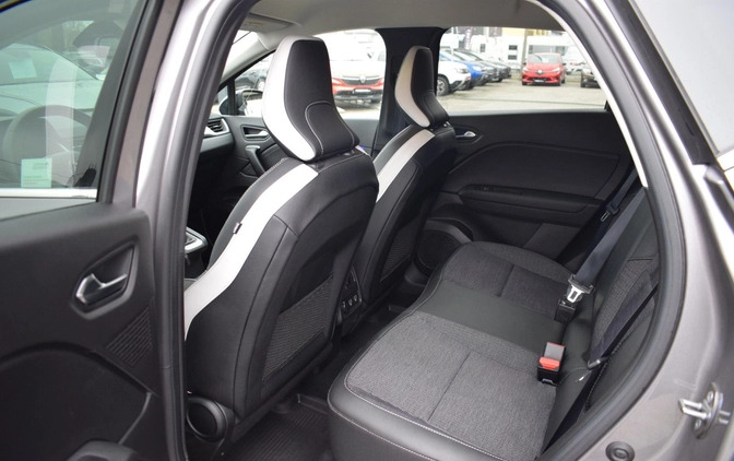Renault Captur cena 89900 przebieg: 22630, rok produkcji 2023 z Wałbrzych małe 466